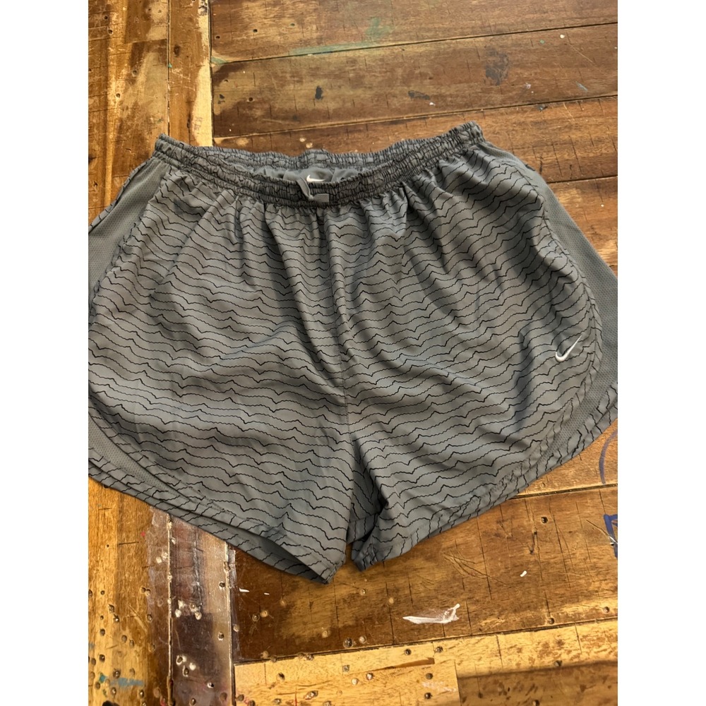 Nike Dri-FIT Gray Wavy Print Running Shorts Womens XL Athletic Mesh Trim